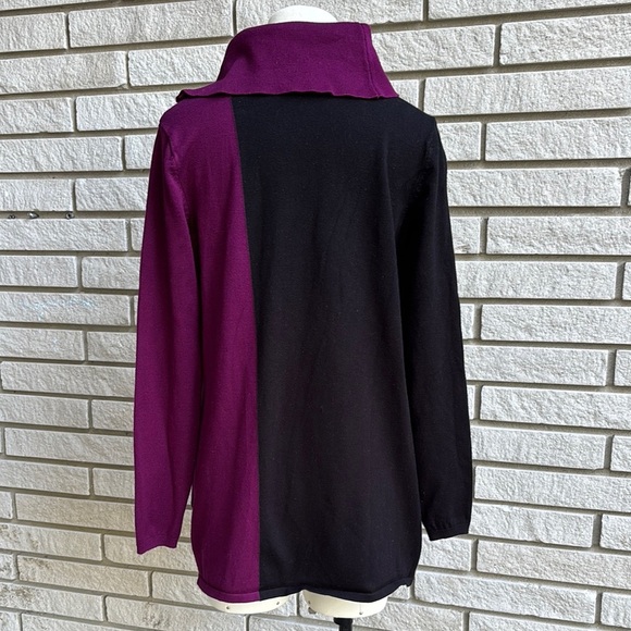 Cleo Black and Purple Cowl Neck Sweater with Zipper Detail Sz M - Picture 2 of 7